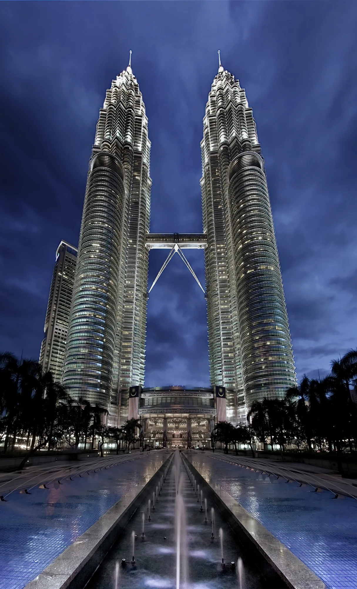 Night photographic panorama of the Petronas Twin Towers, 2008 archive image