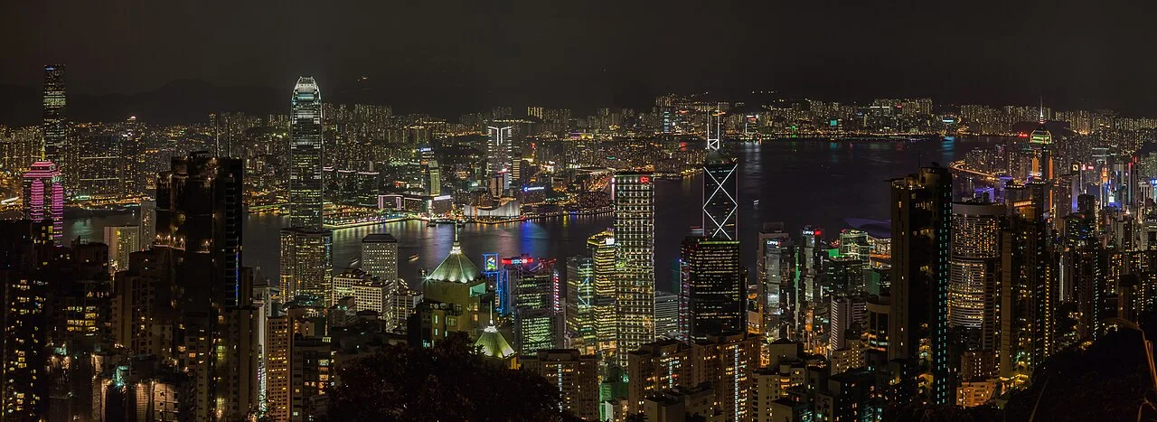 Vista nocturna del puerto desde Victoria Peak, fotografía de archivo de 2013