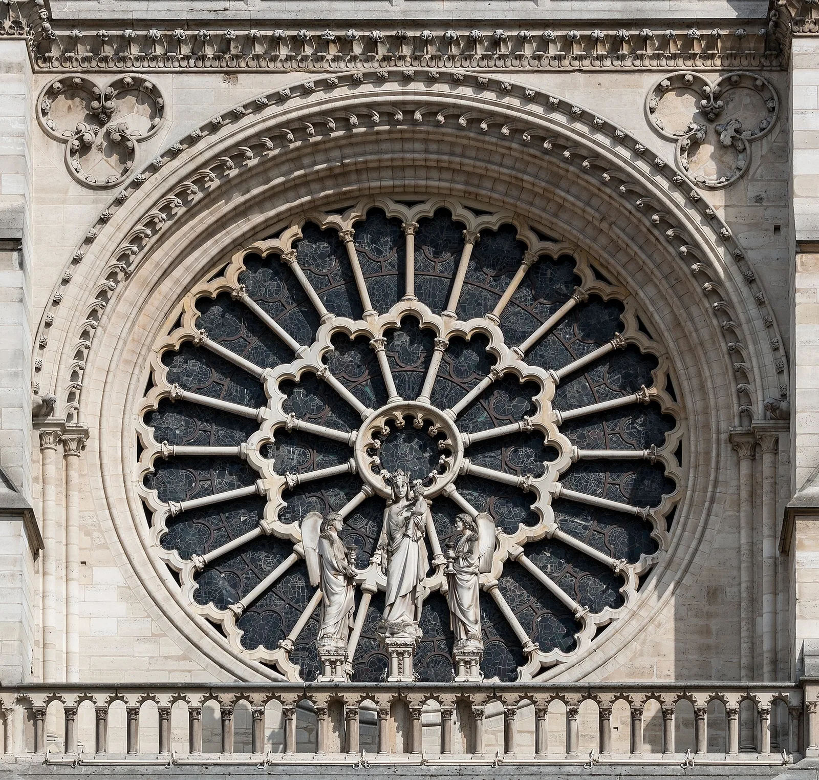 Detalle de la fachada de Notre-Dame de París en 2014