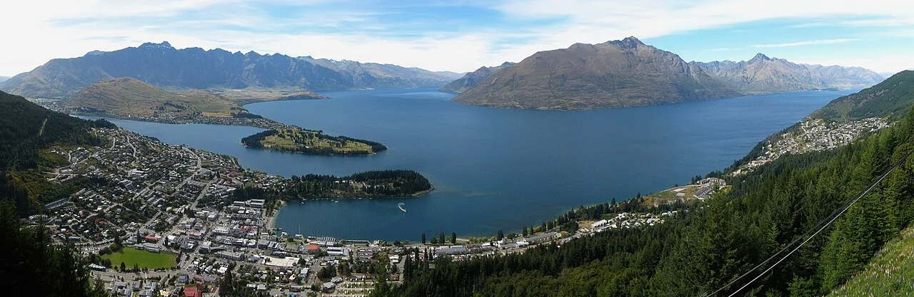 Lago Wakatipu desde la estación superior de la góndola de Queenstown